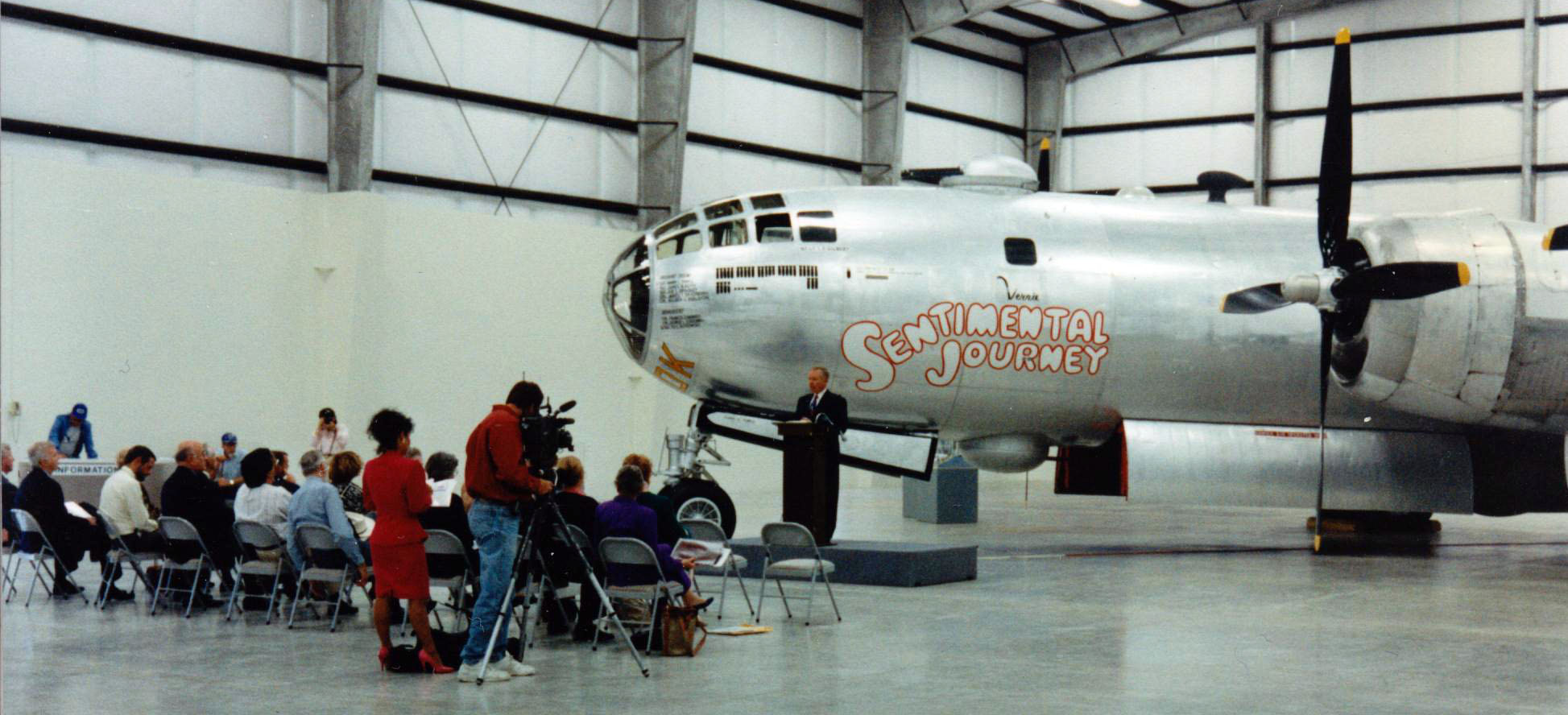 0aa08bHangar IV Dedication   November 1994 001